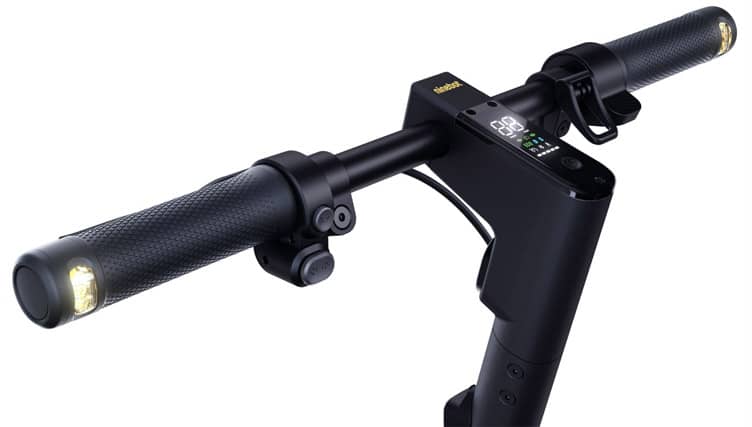 Ninebot Max G2 Cockpit handlebar with display and turn siglans